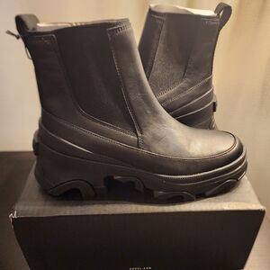 Brand NEW Sorel Black Boots